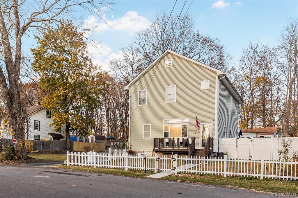 11 Grove Street, Highland, NY 12528