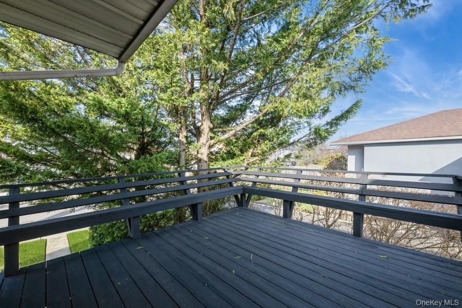 482 Harbor Drive, Cedarhurst, NY 11516