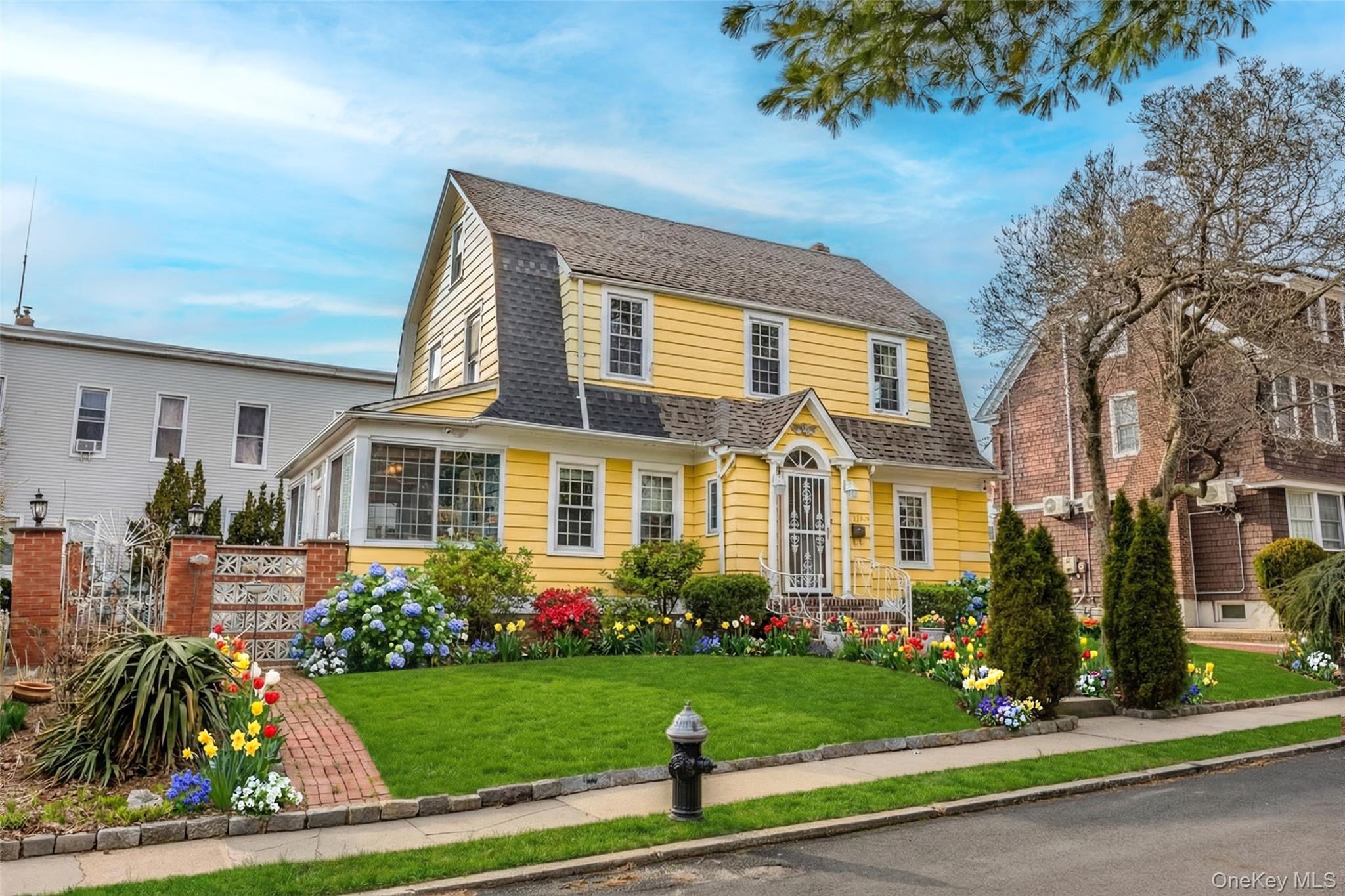 12-40 Beech Court, College Point, NY 11356