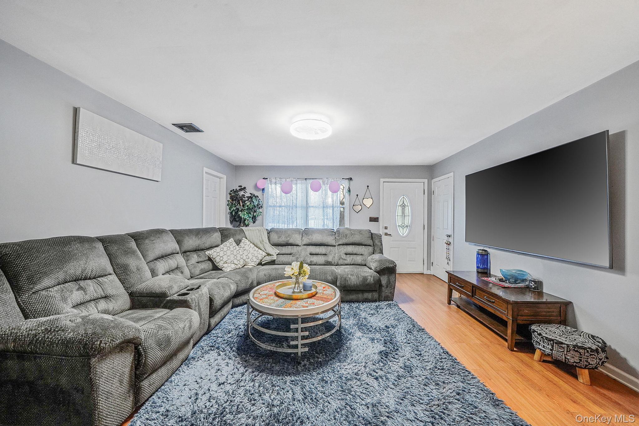 2 Buchanan Avenue, Coram, NY 11727