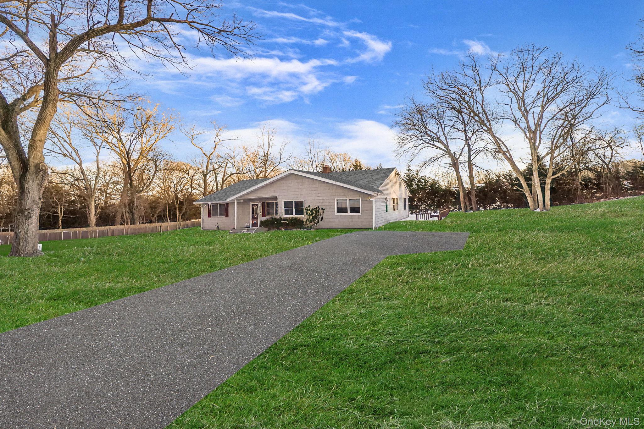 2 Buchanan Avenue, Coram, NY 11727