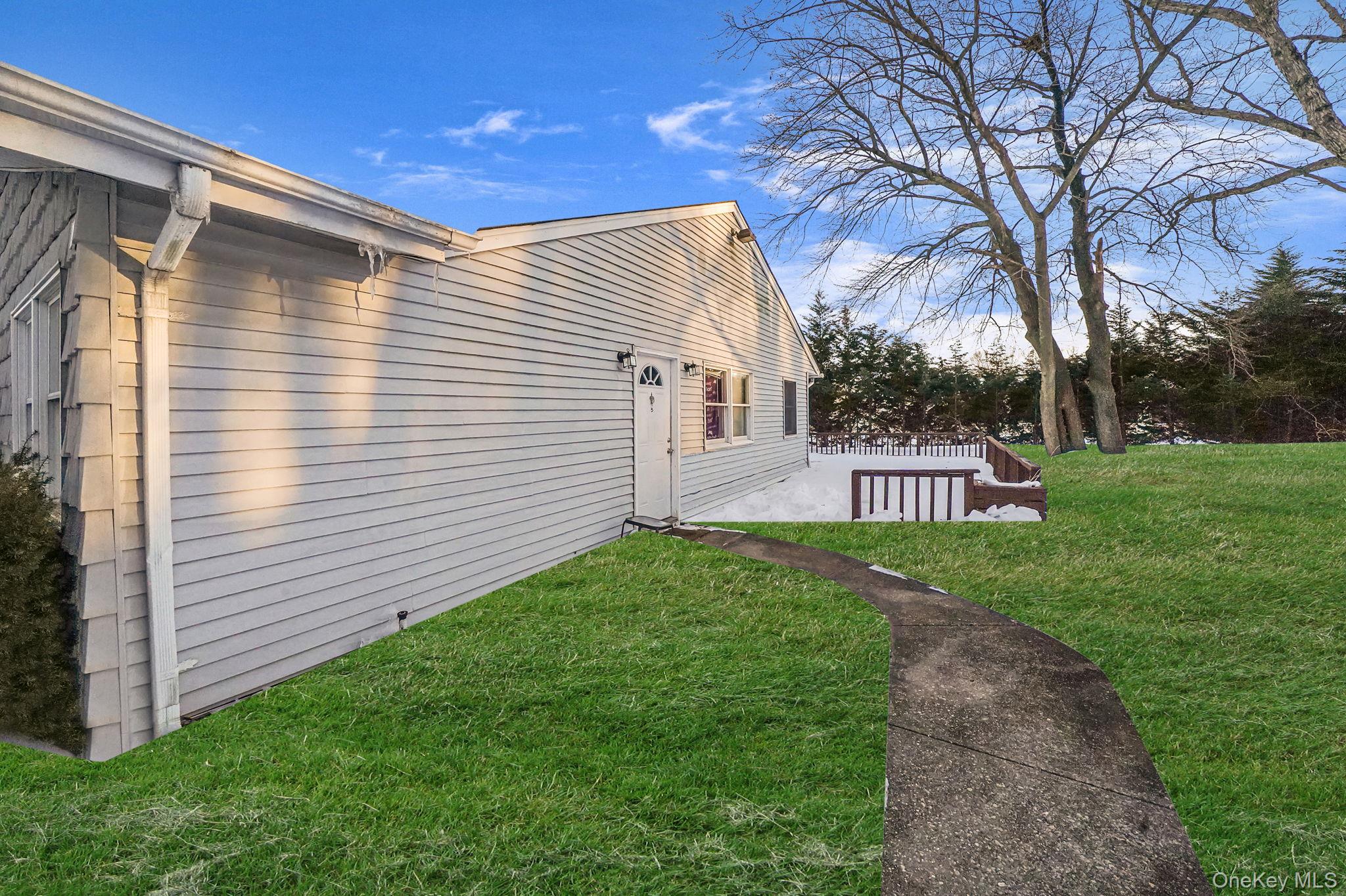 2 Buchanan Avenue, Coram, NY 11727