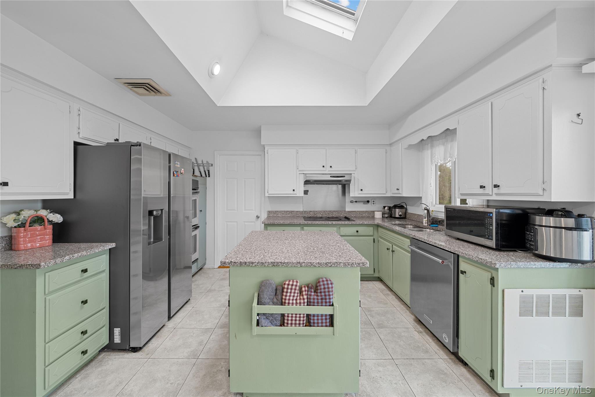 7 Fox Road, East Setauket, NY 11733