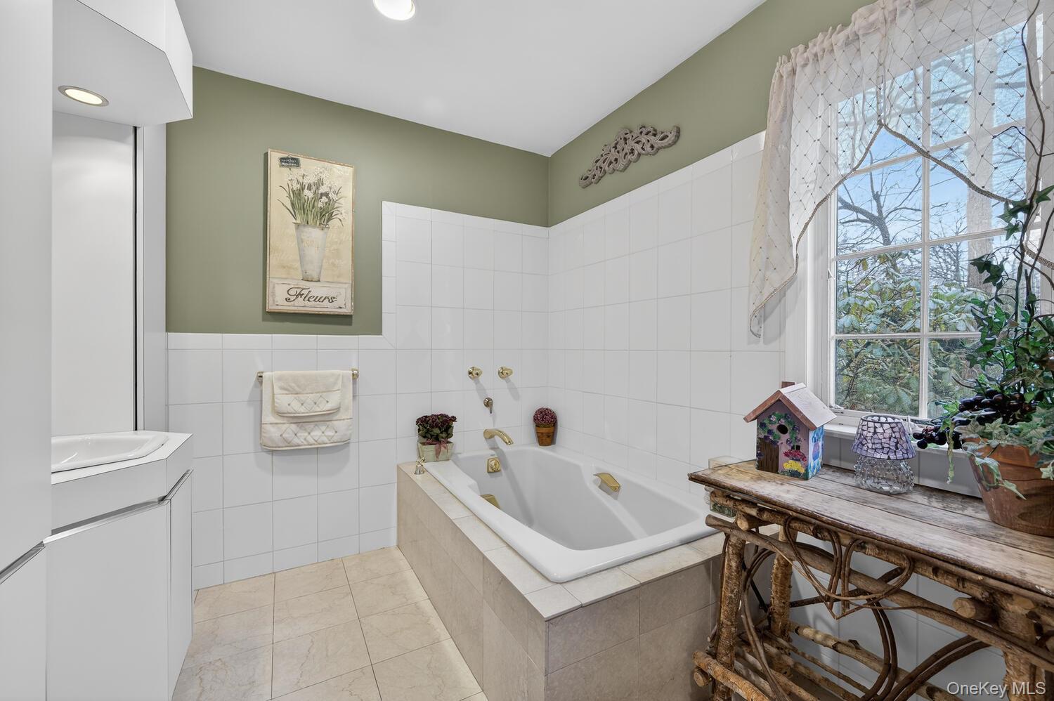 23 Beaverhill Lane, Huntington, NY 11743