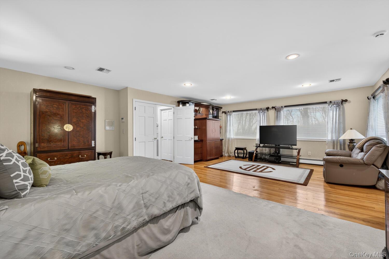 23 Beaverhill Lane, Huntington, NY 11743