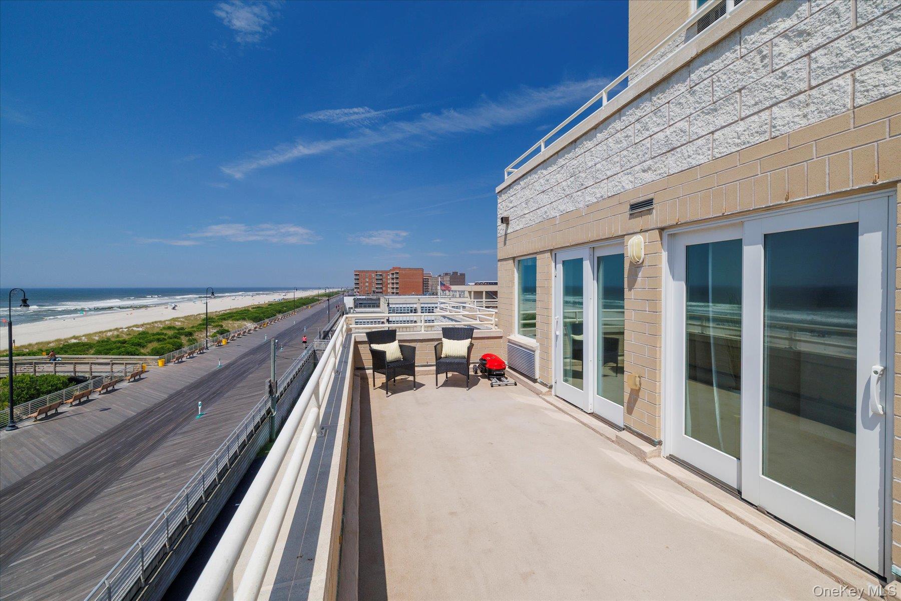 450 W Broadway # 3F, Long Beach, NY 11561