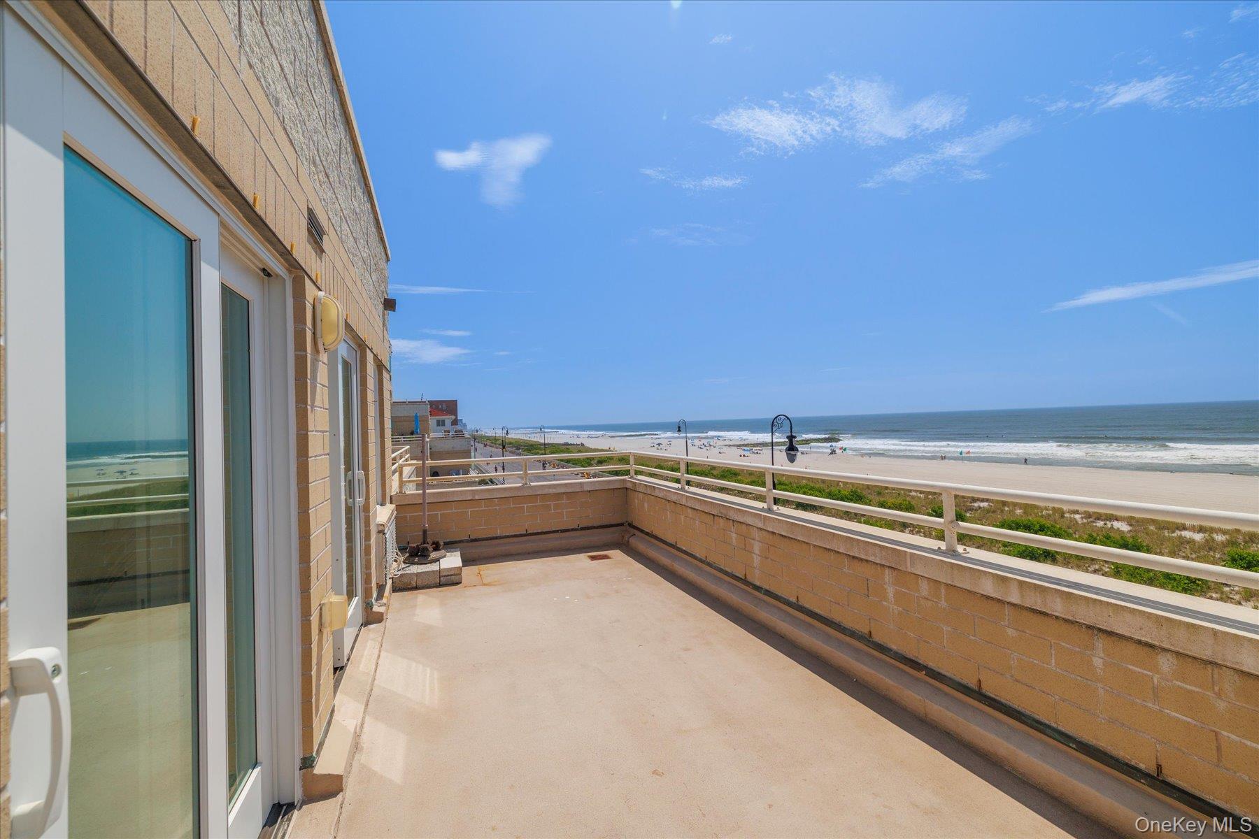 450 W Broadway # 3F, Long Beach, NY 11561