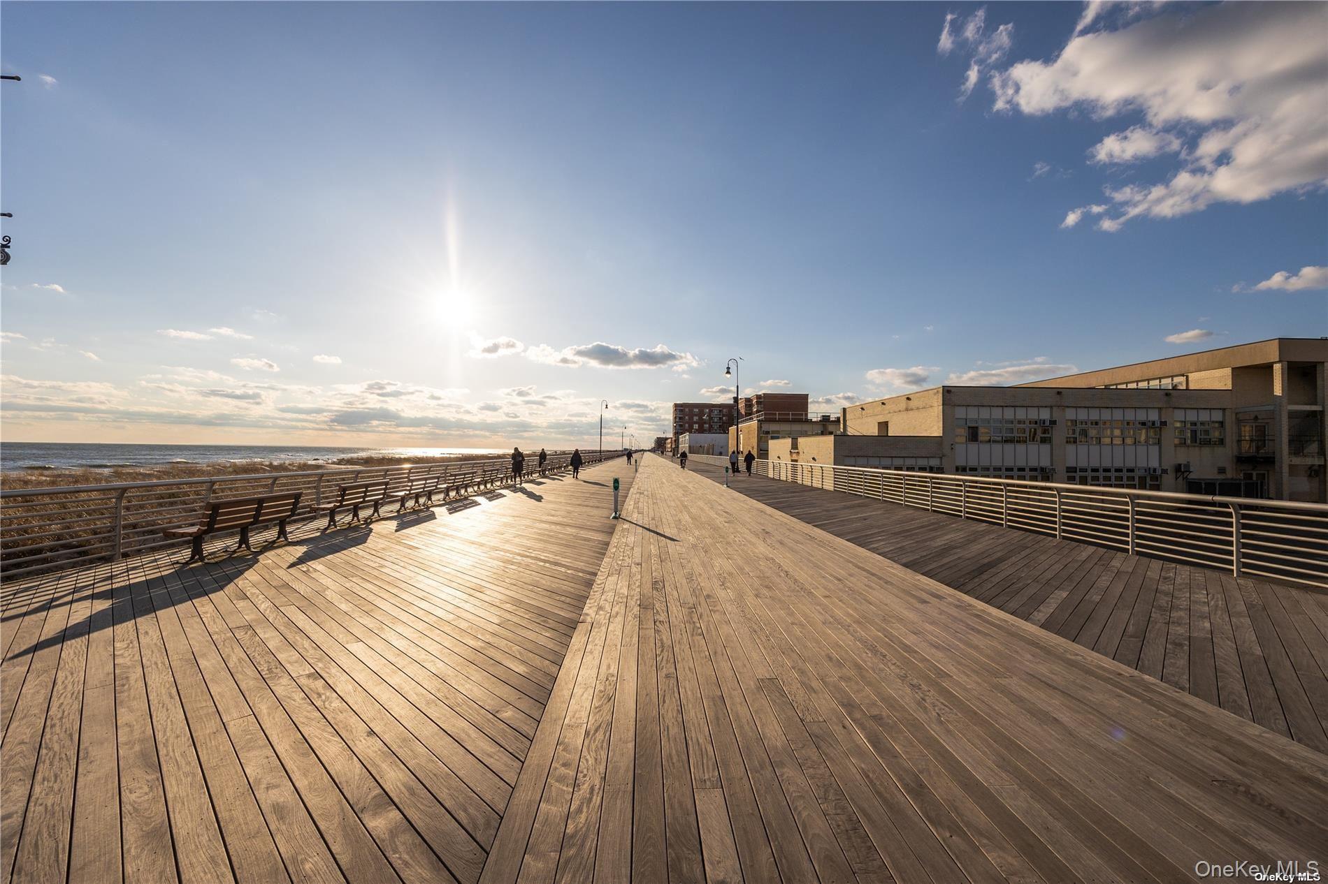 450 W Broadway # 3F, Long Beach, NY 11561