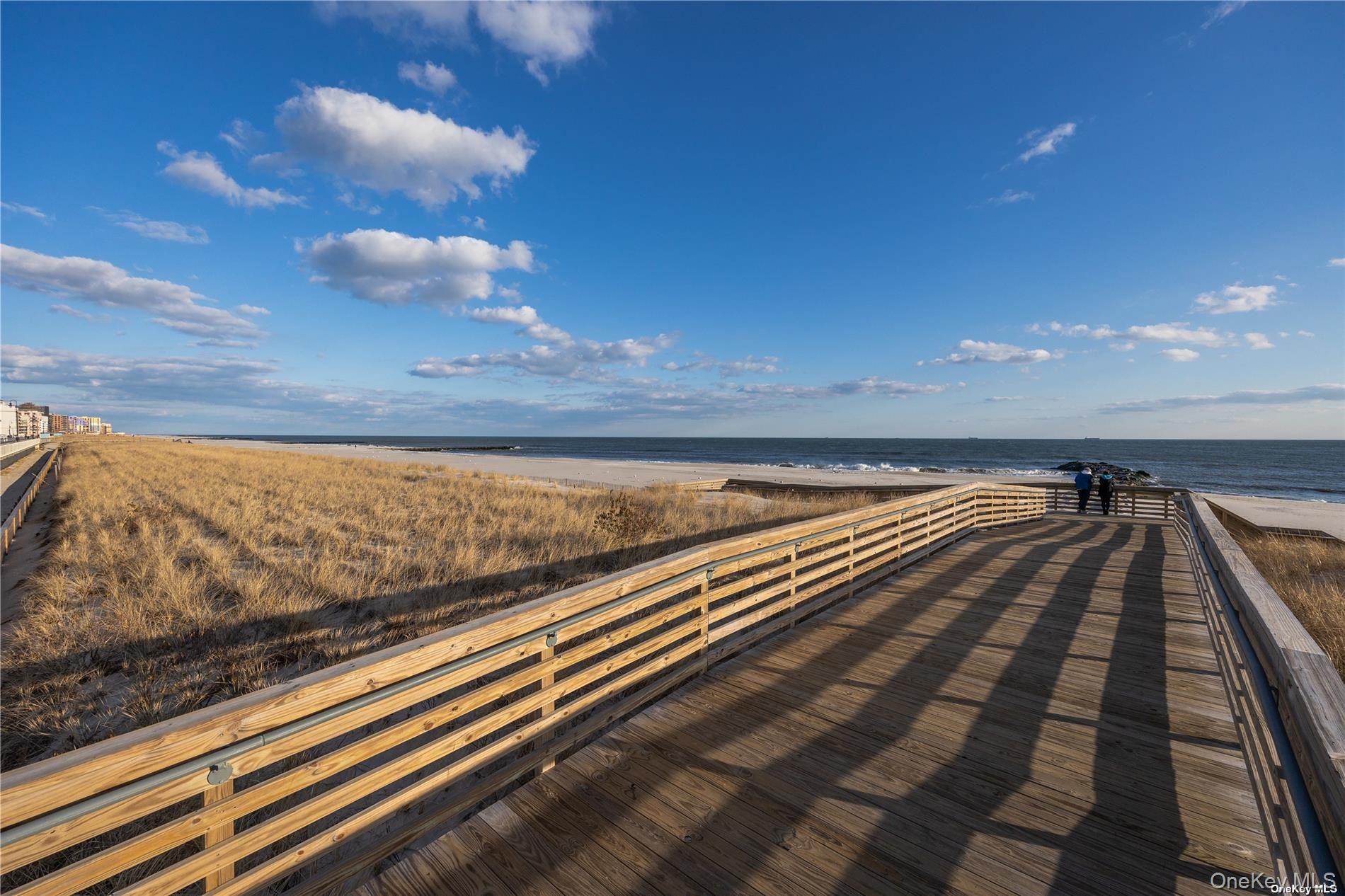 450 W Broadway # 3F, Long Beach, NY 11561