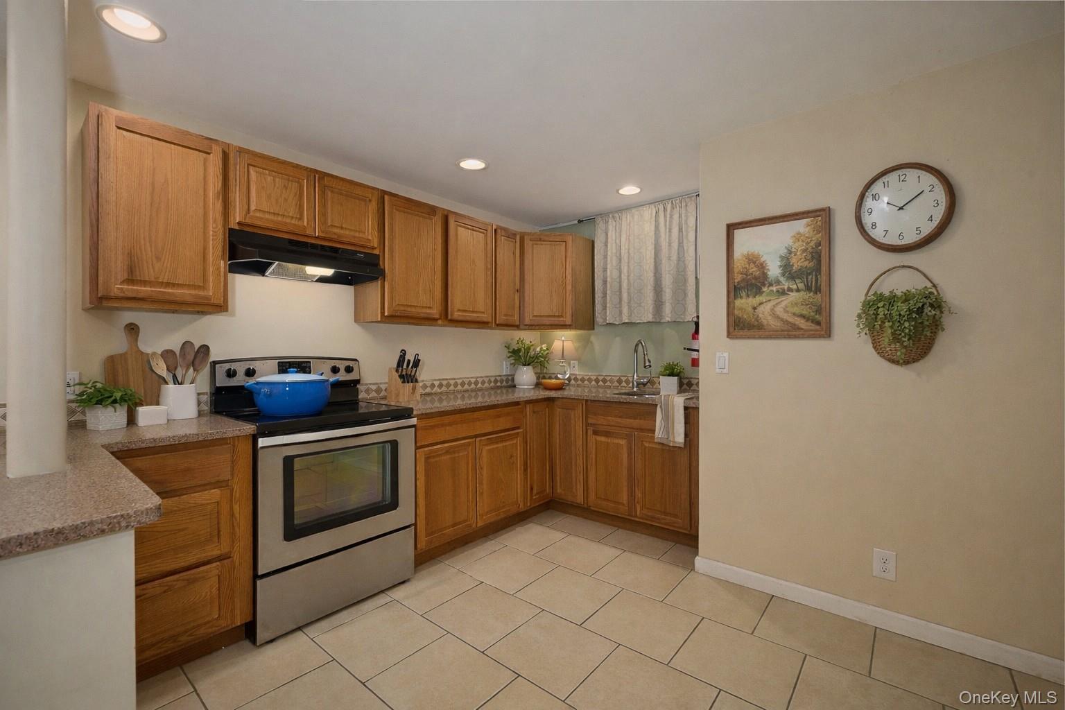 12 Jay Lane, Hopewell Junction, NY 12533