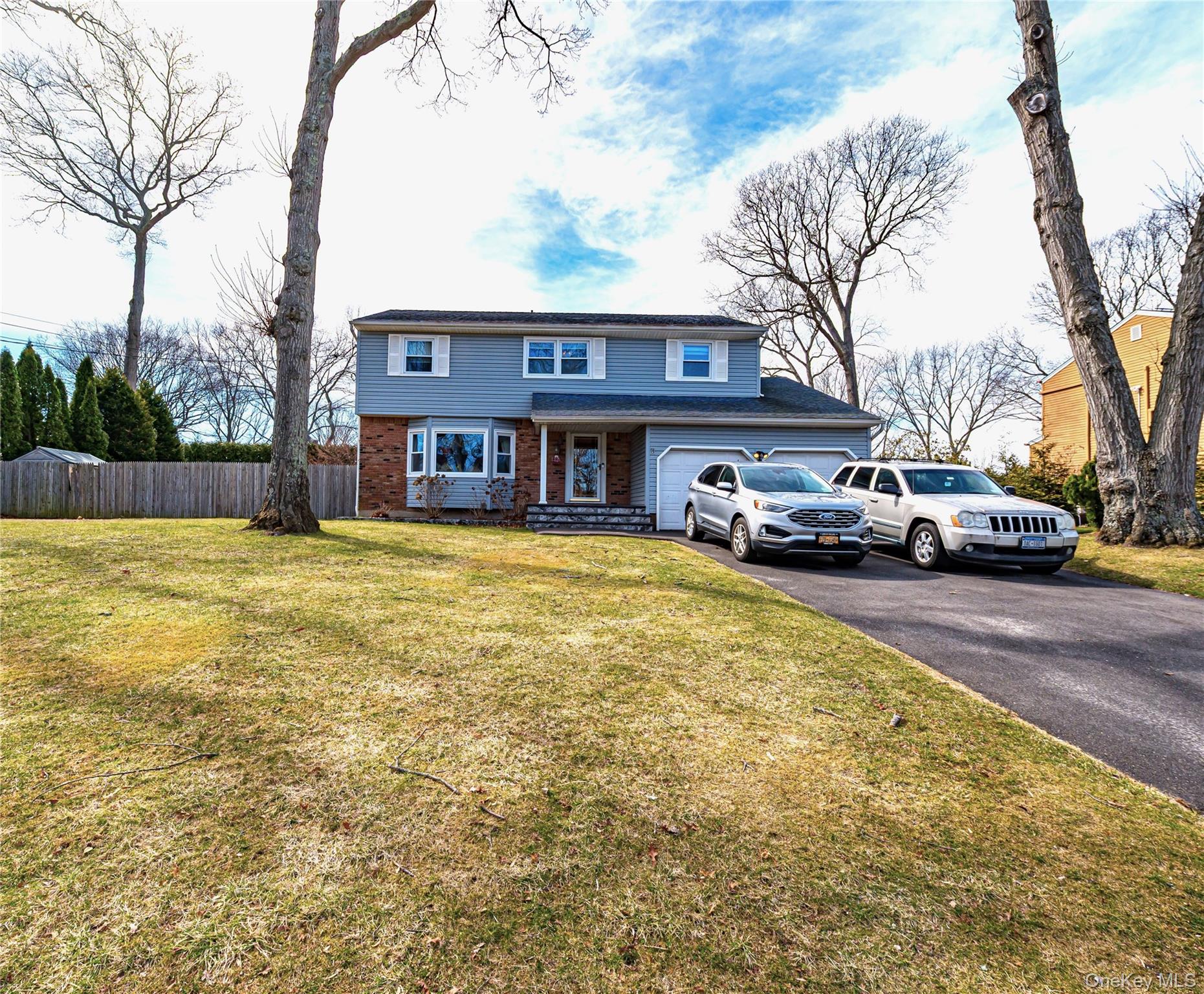 6 Roman Court, Lake Grove, NY 11755