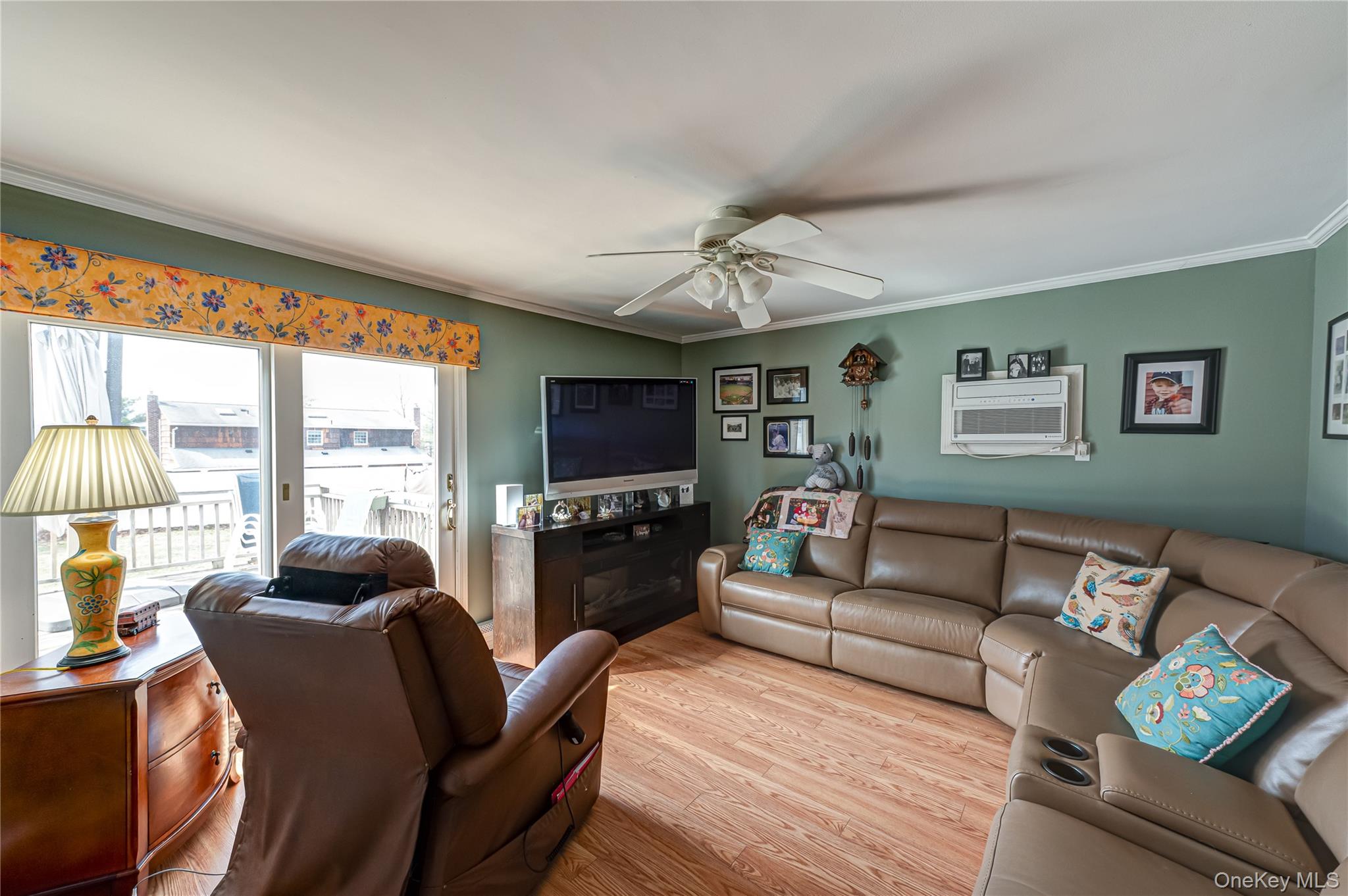 6 Roman Court, Lake Grove, NY 11755