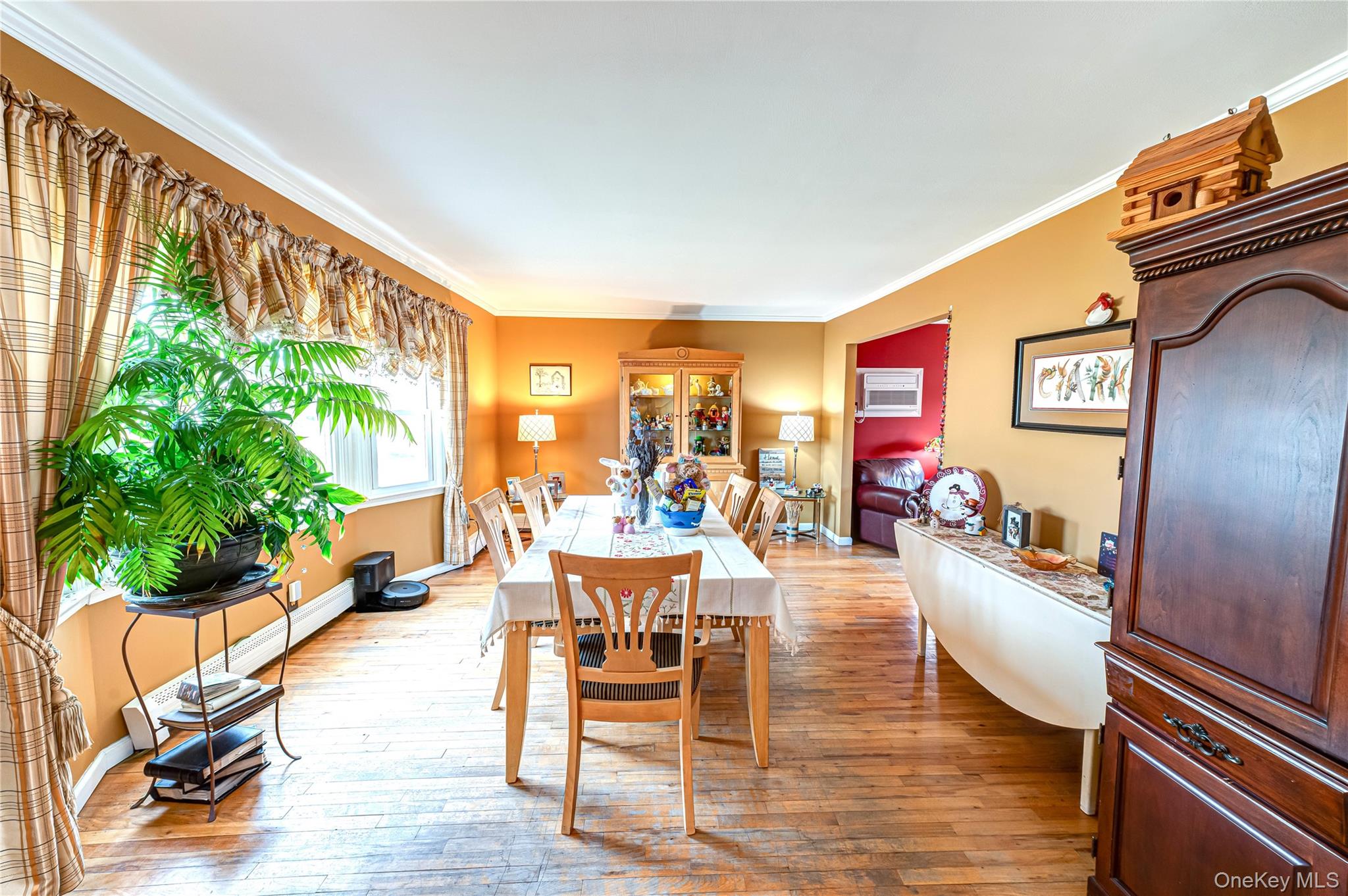 6 Roman Court, Lake Grove, NY 11755