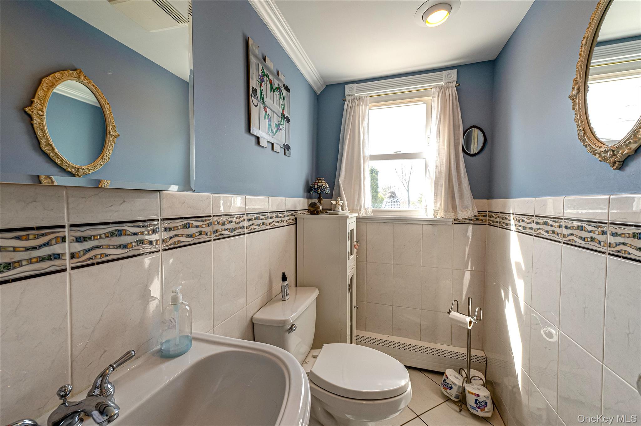 6 Roman Court, Lake Grove, NY 11755