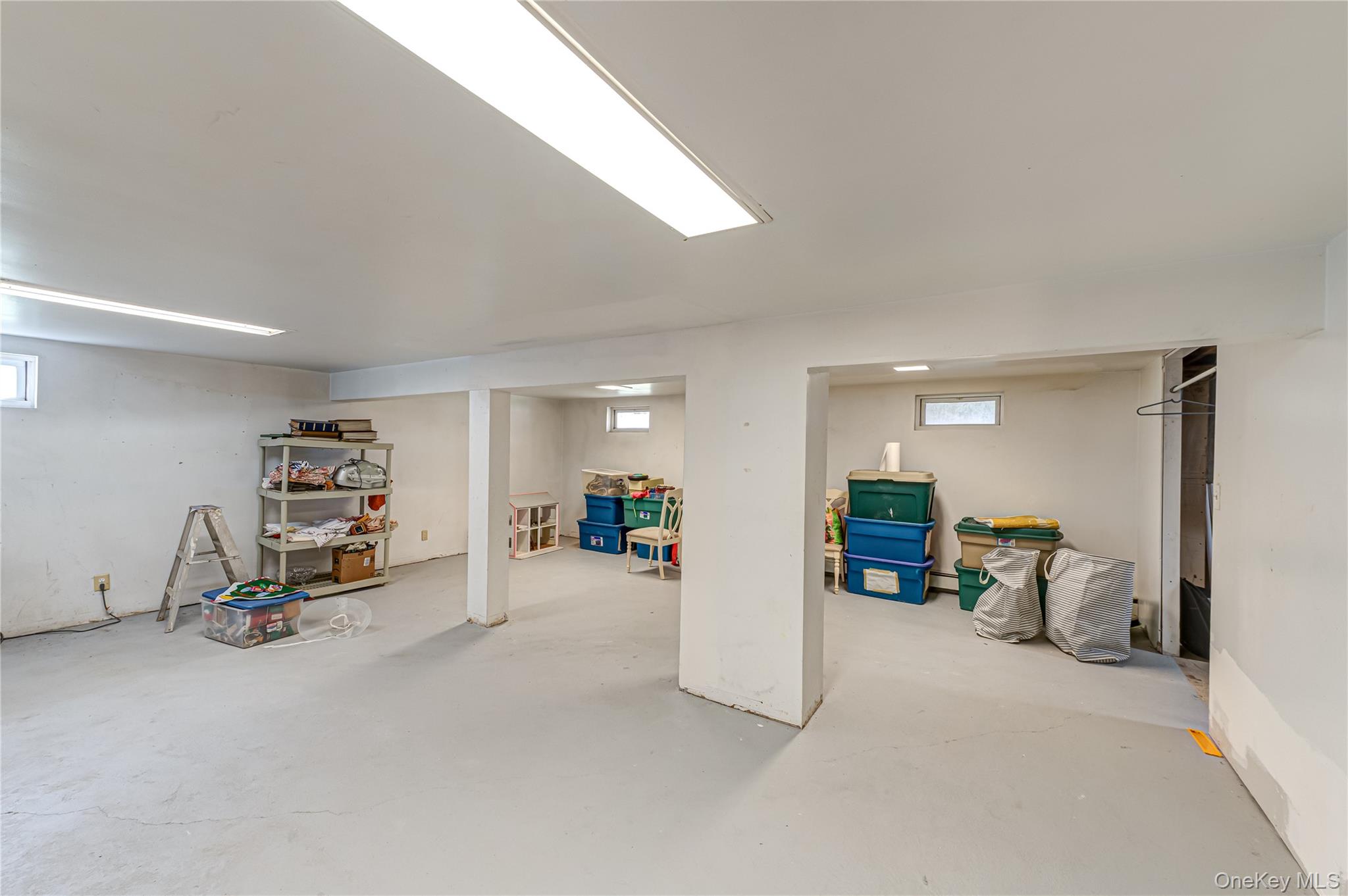 6 Roman Court, Lake Grove, NY 11755