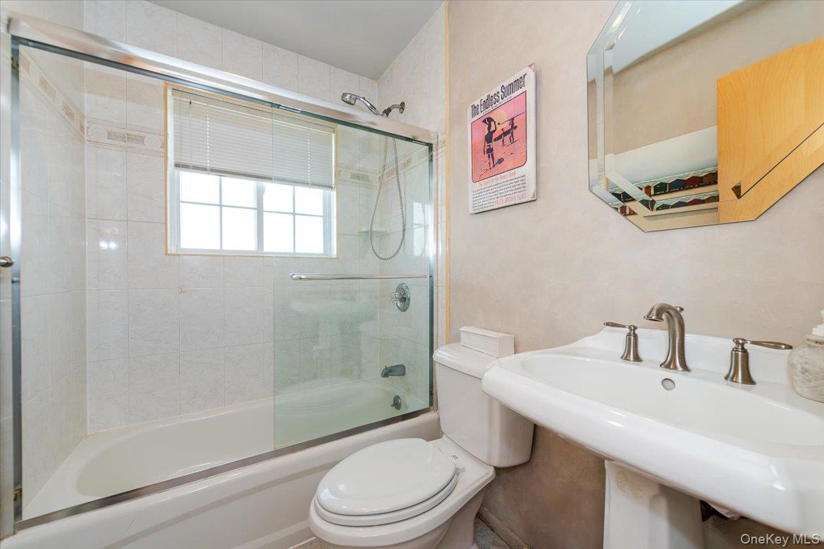 40 E Penn Street, Long Beach, NY 11561