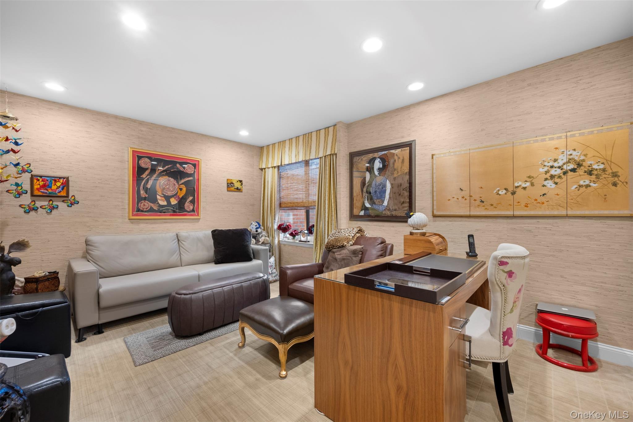 86 Dove Hill Drive, Manhasset, NY 11030