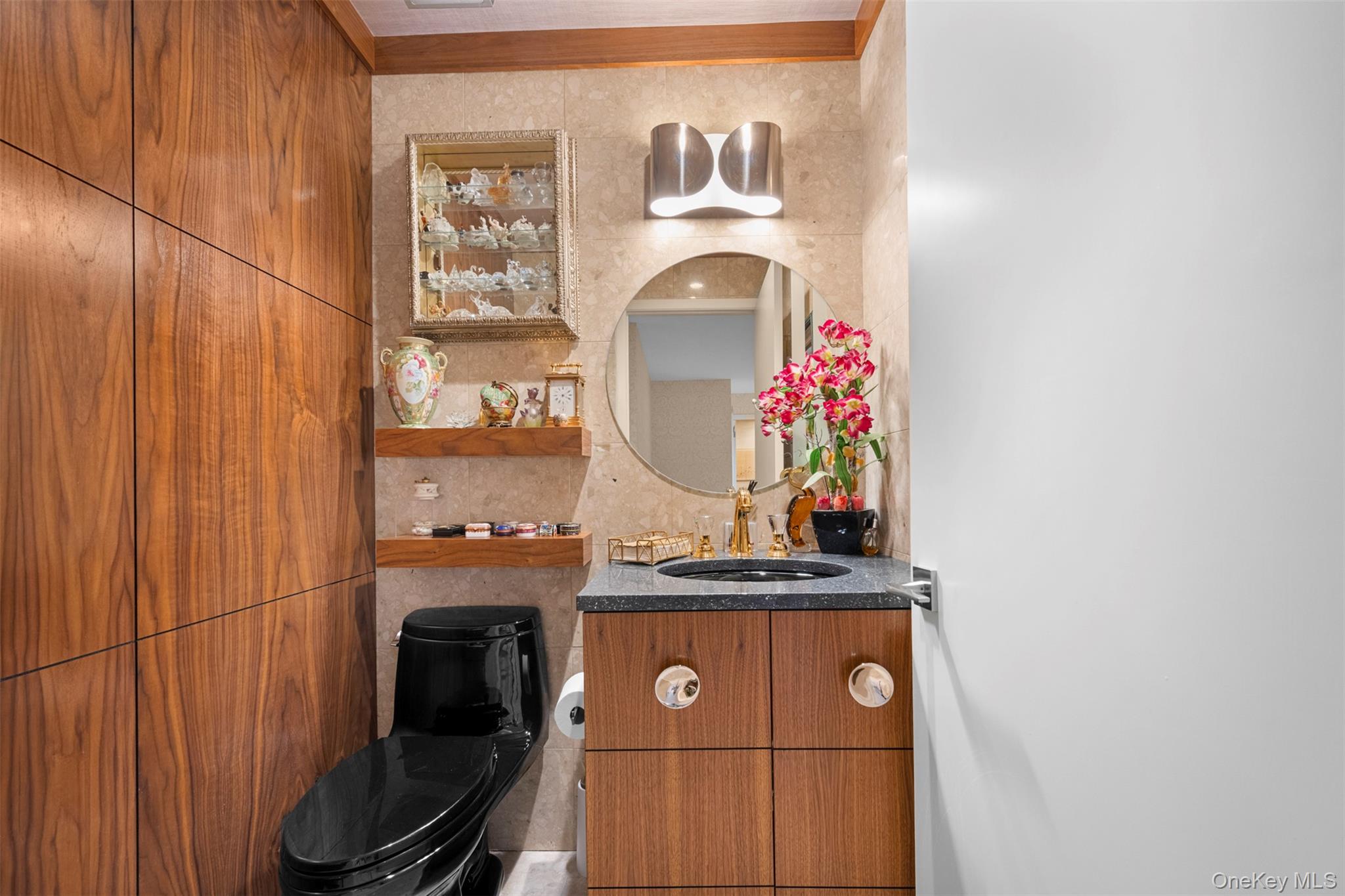 86 Dove Hill Drive, Manhasset, NY 11030