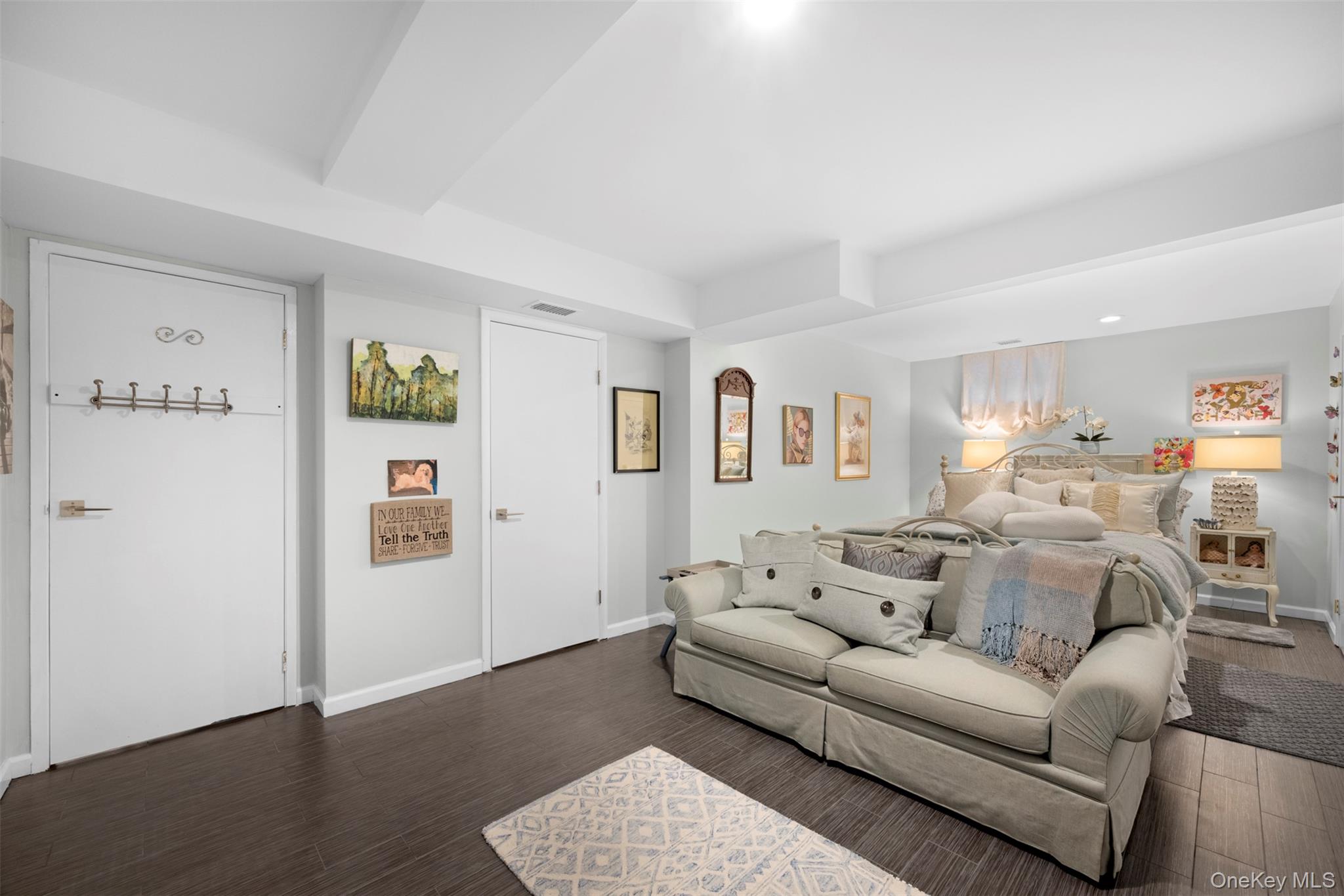 86 Dove Hill Drive, Manhasset, NY 11030