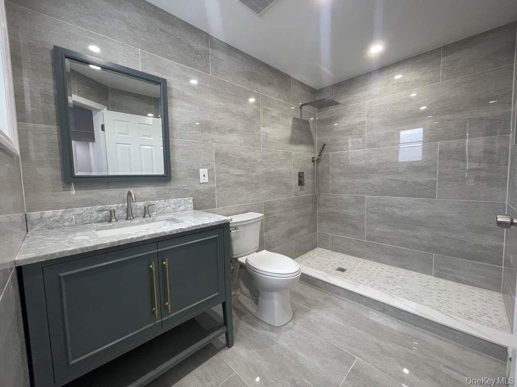 22 Colonial Avenue, Freeport, NY 11520