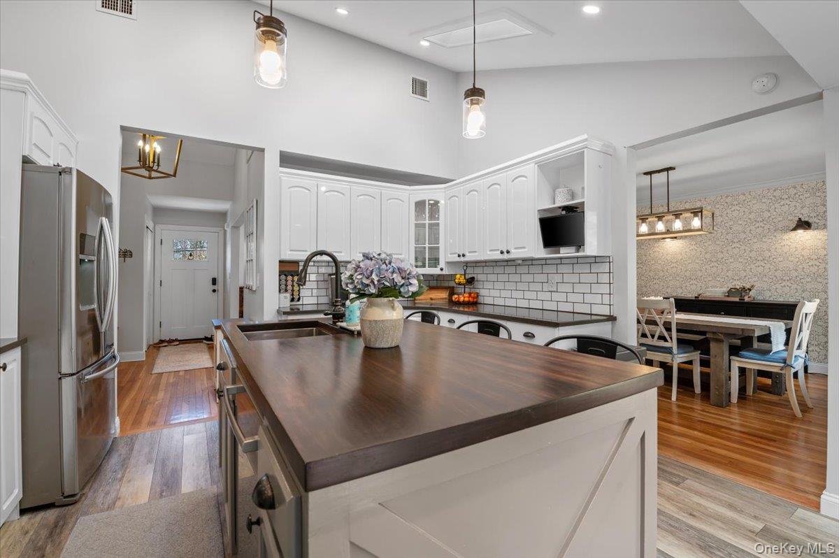 16 Ingold Drive, Dix Hills, NY 11746