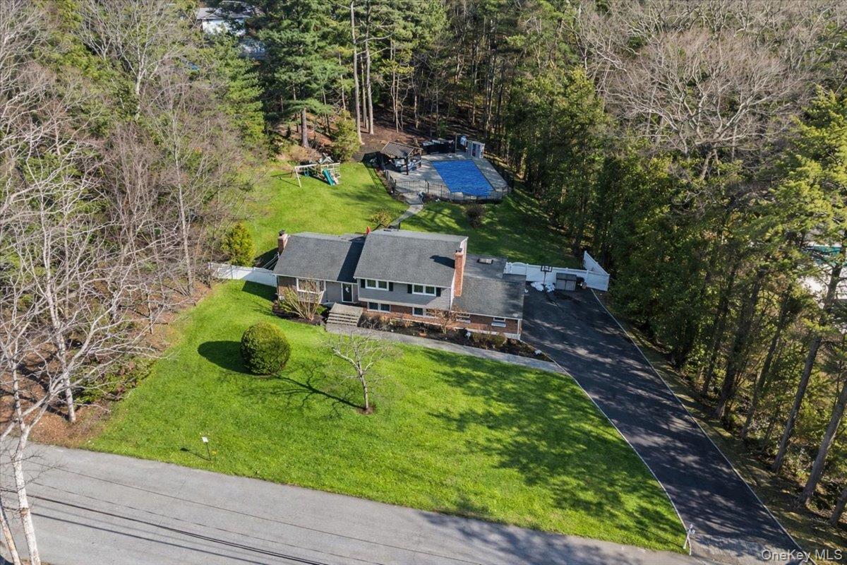 16 Ingold Drive, Dix Hills, NY 11746