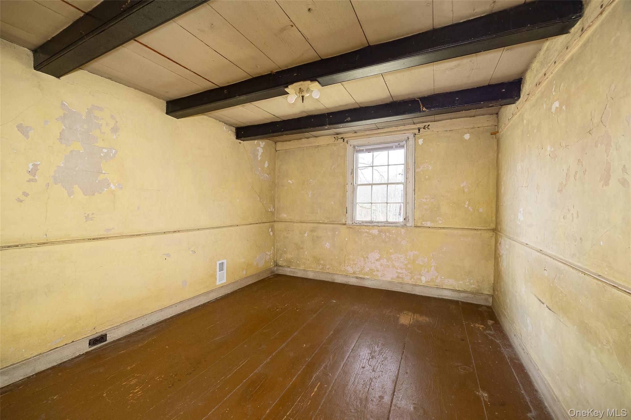 60 Rainbow Lane, Pine Bush, NY 12566