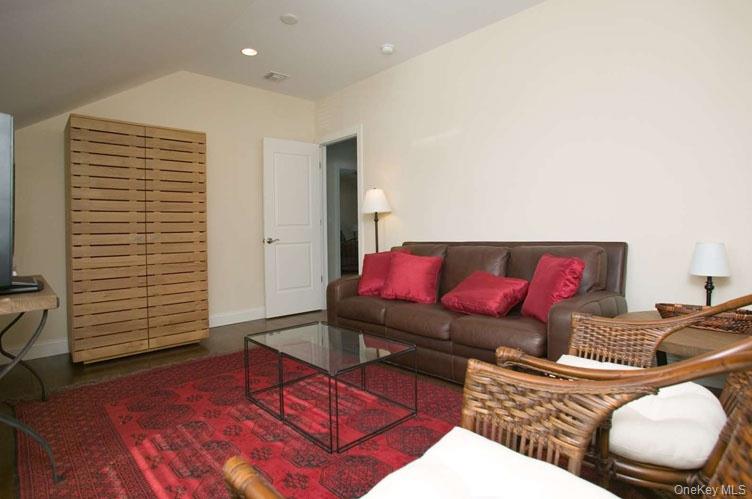 2 Pond Crossing # 1, Southampton, NY 11968