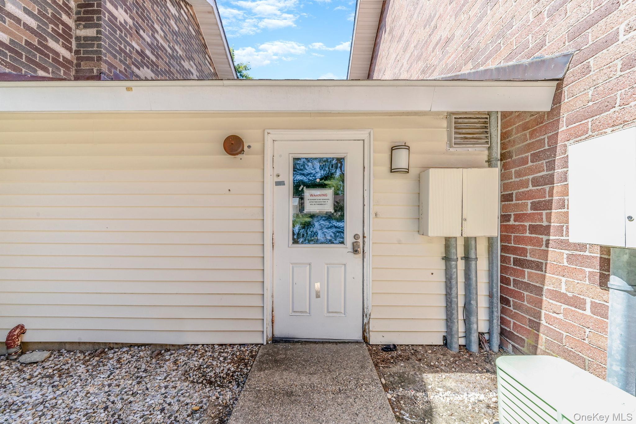 9 Kiowa Court # 9, Coram, NY 11727