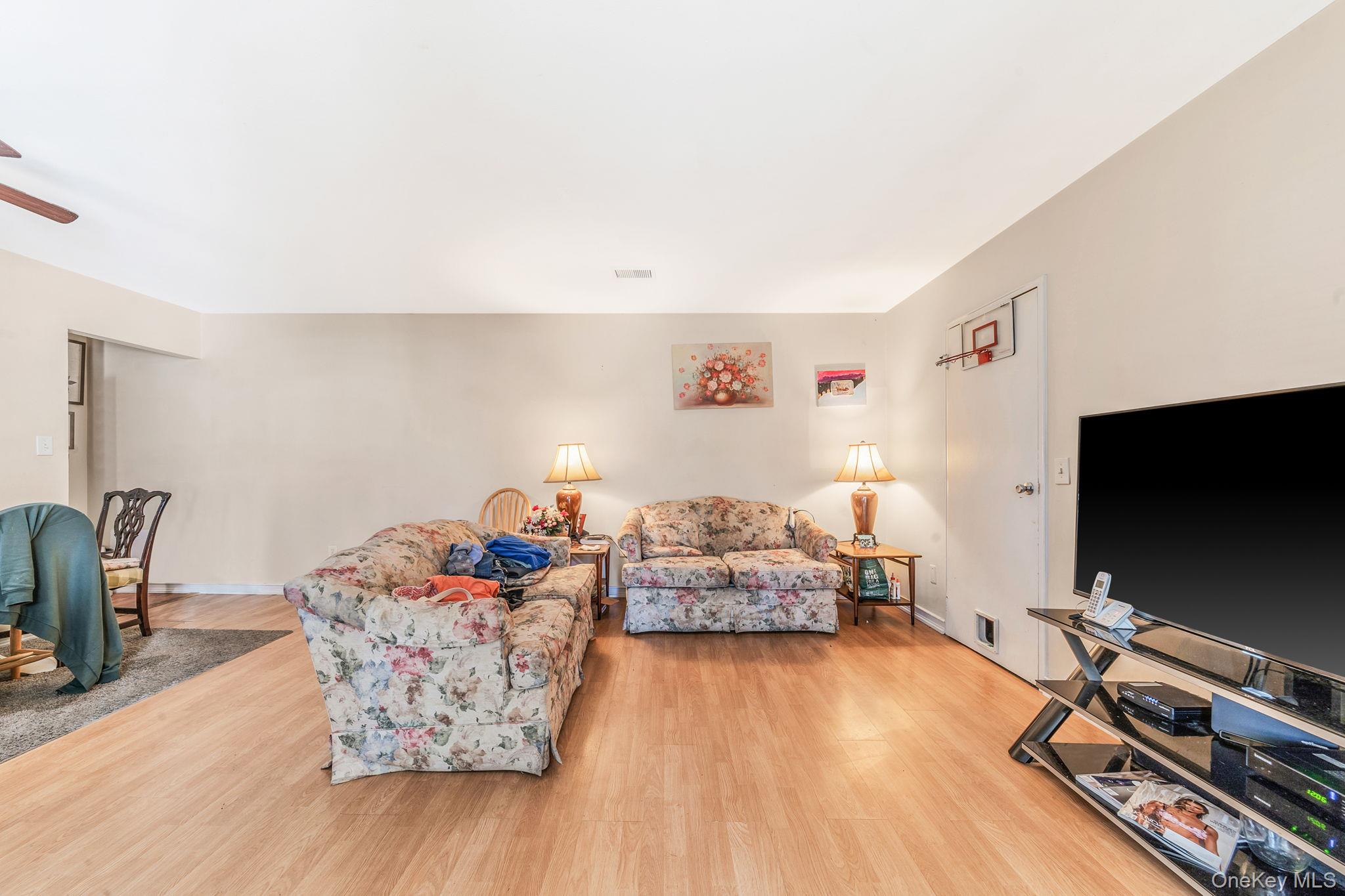 9 Kiowa Court # 9, Coram, NY 11727