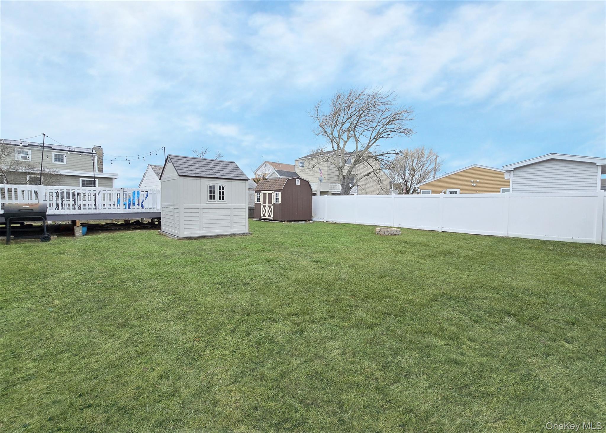 19 Kent Place, Amityville, NY 11701