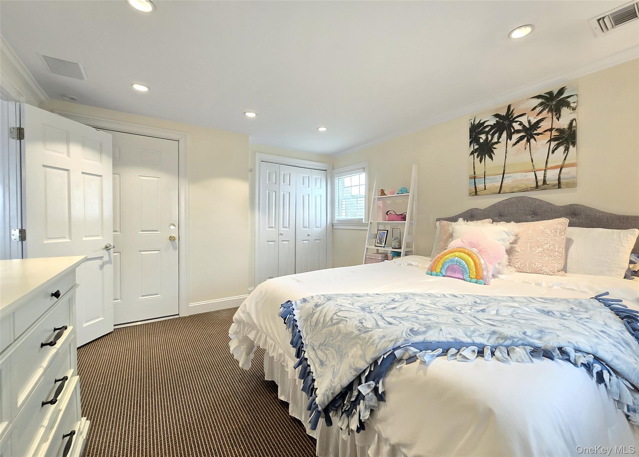 19 Kent Place, Amityville, NY 11701