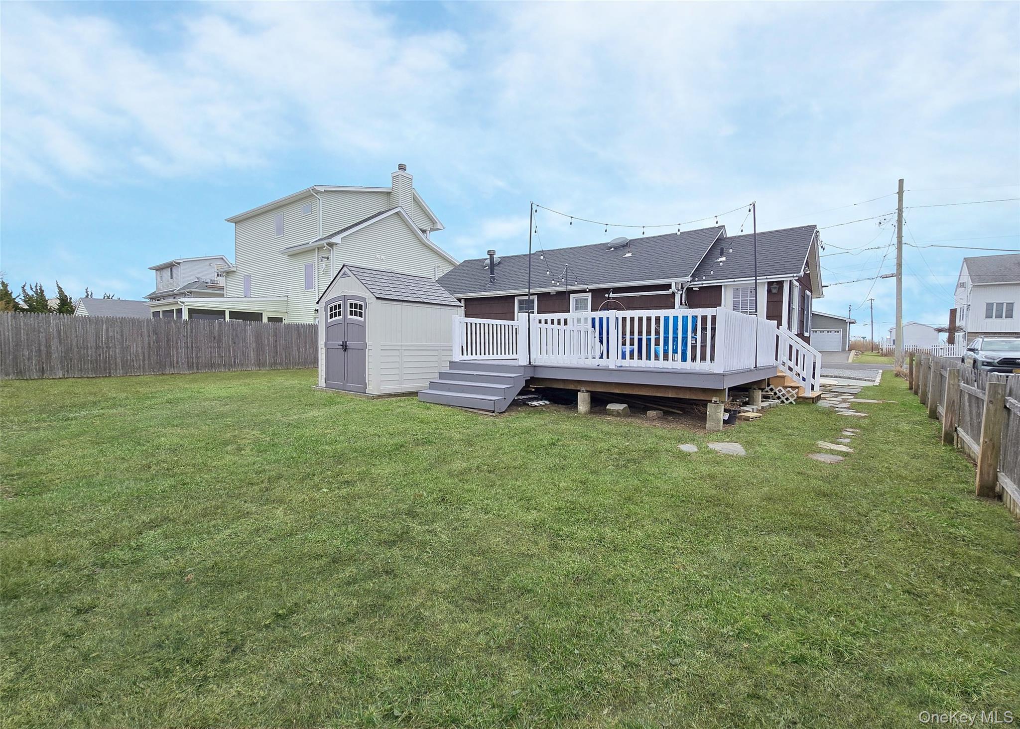 19 Kent Place, Amityville, NY 11701