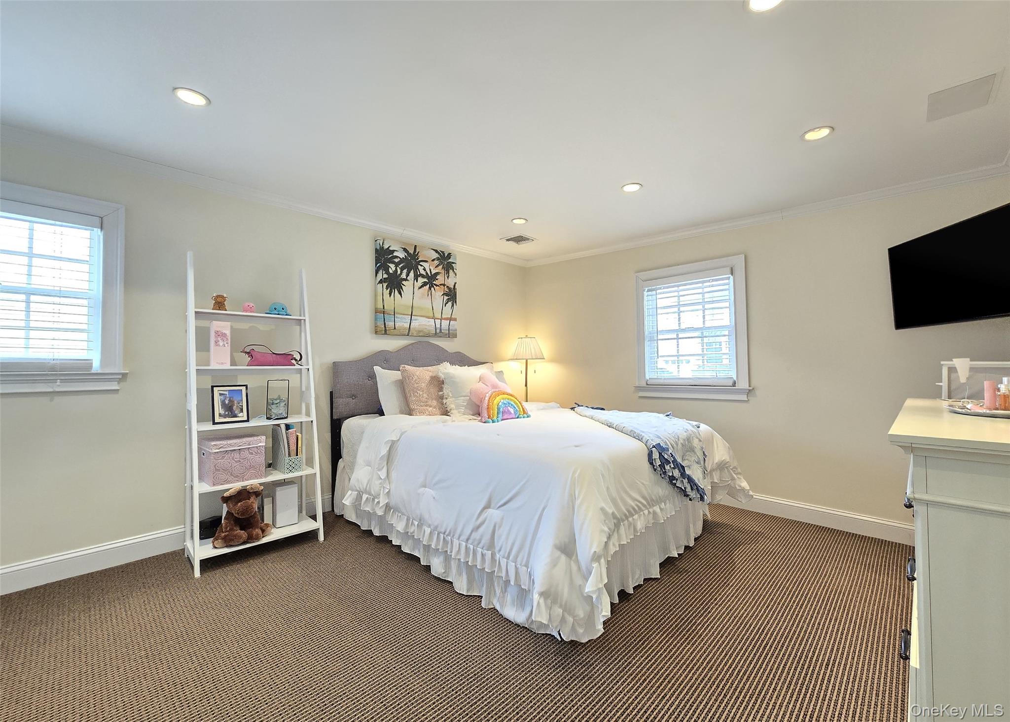 19 Kent Place, Amityville, NY 11701