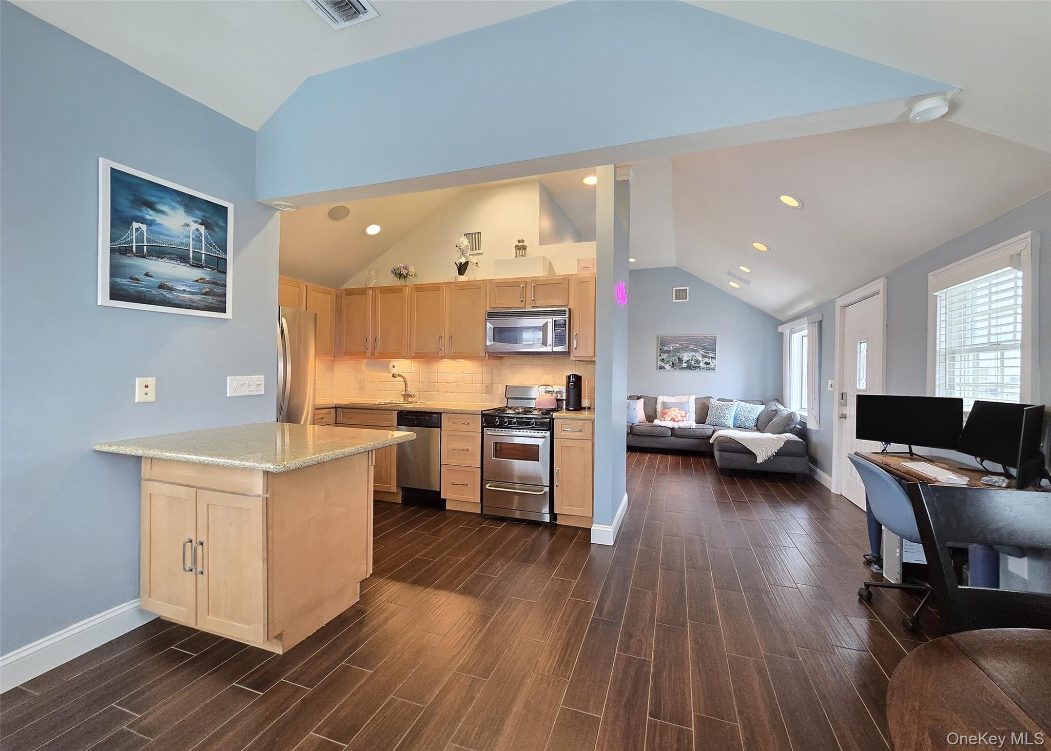 19 Kent Place, Amityville, NY 11701