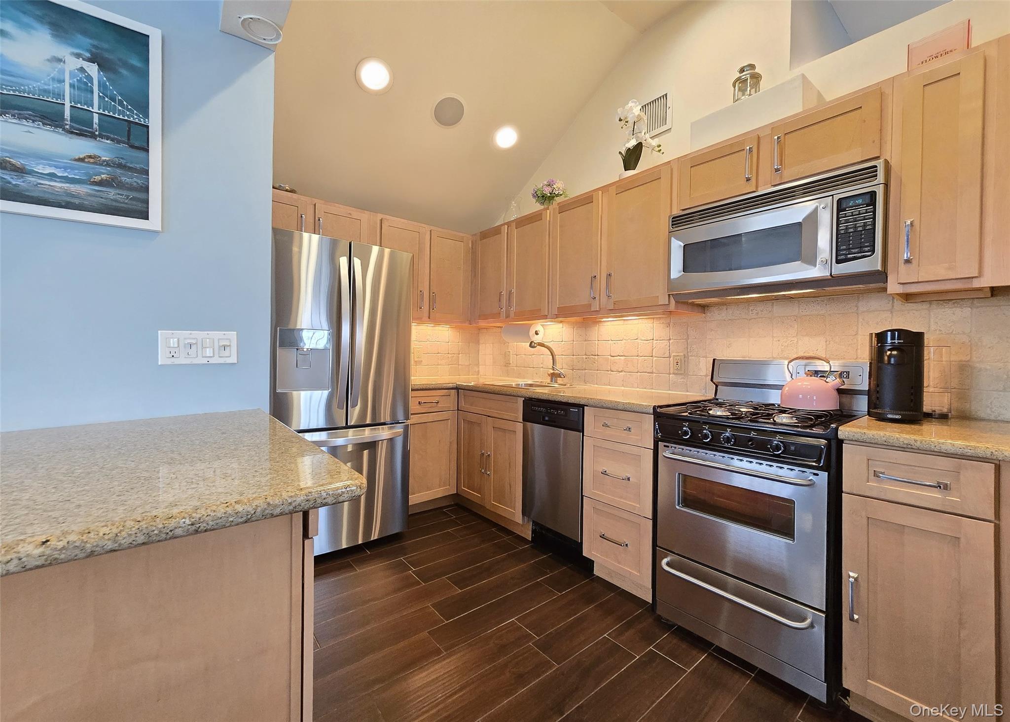 19 Kent Place, Amityville, NY 11701