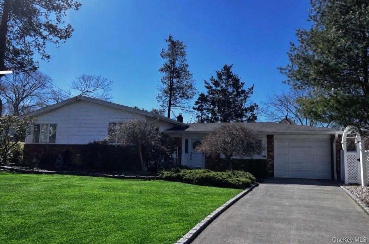 22 Pioneer Boulevard, South Huntington, NY 11746