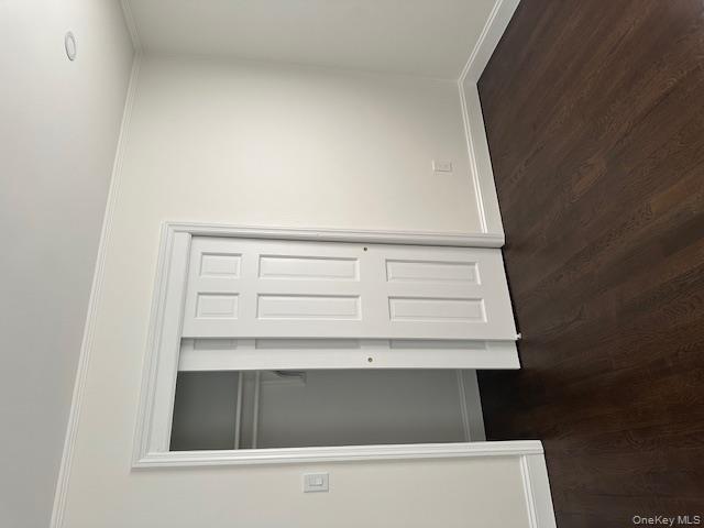 106 Bregman Avenue # 2nd, New Hyde Park, NY 11040