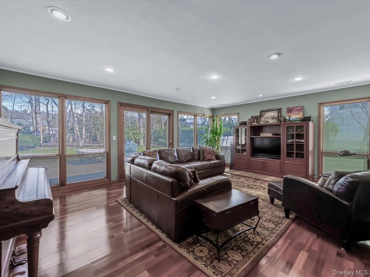 29 Sunhill Road, Nesconset, NY 11767