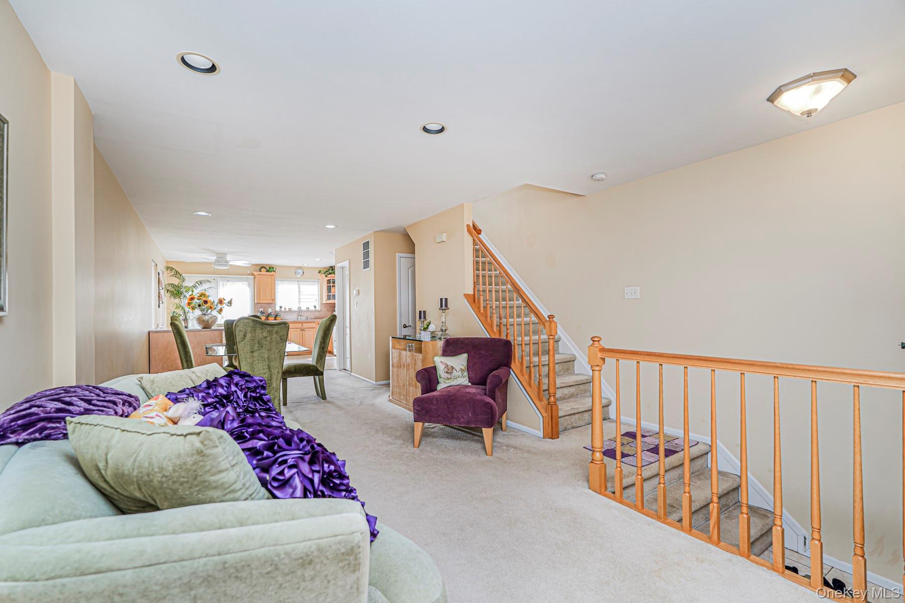 10 Dunhill Lane, Staten Island, NY 10309