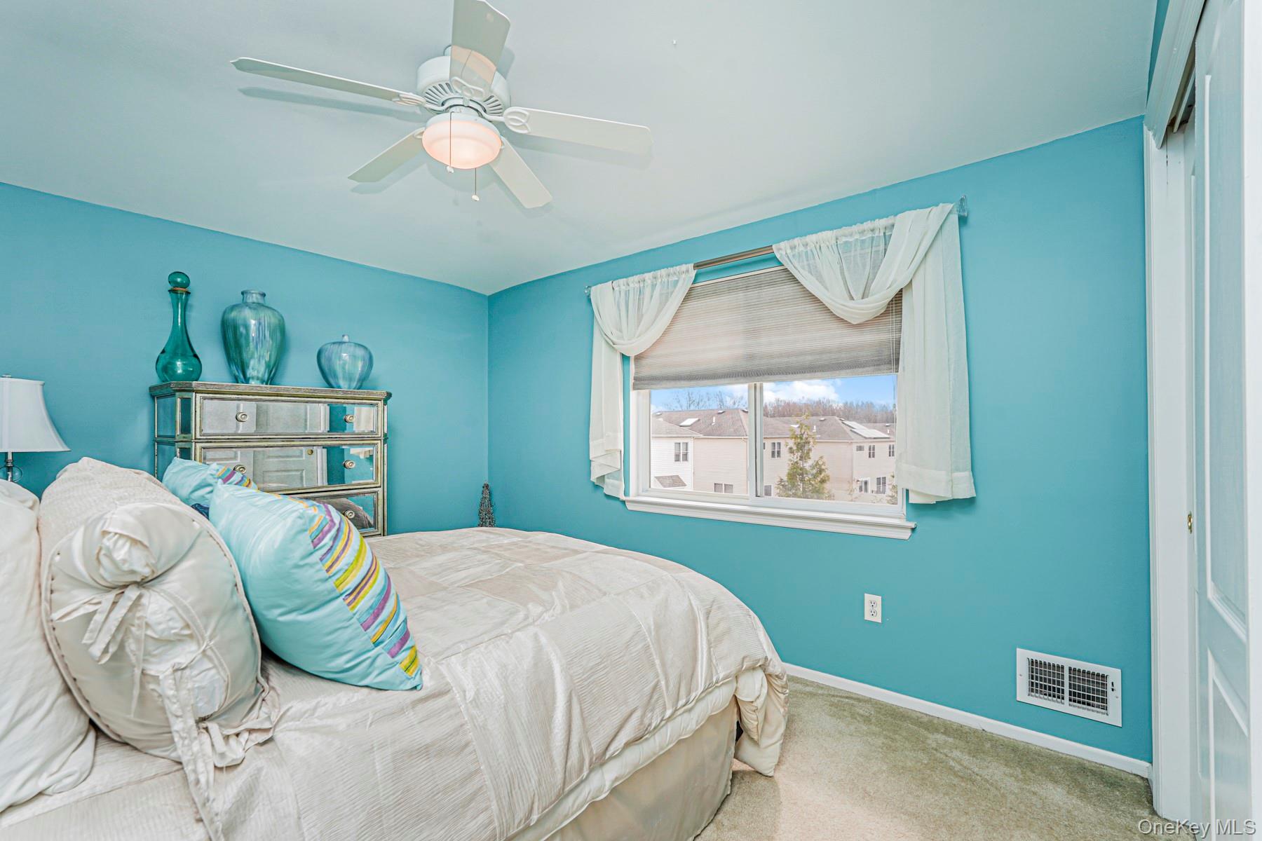 10 Dunhill Lane, Staten Island, NY 10309