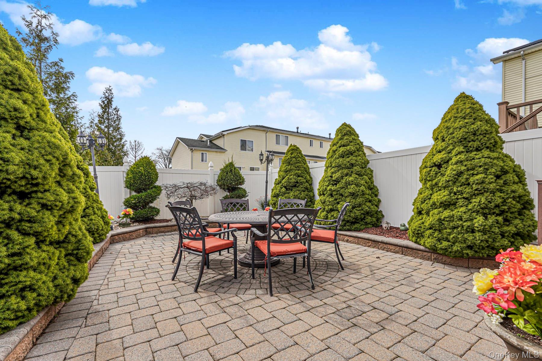 10 Dunhill Lane, Staten Island, NY 10309