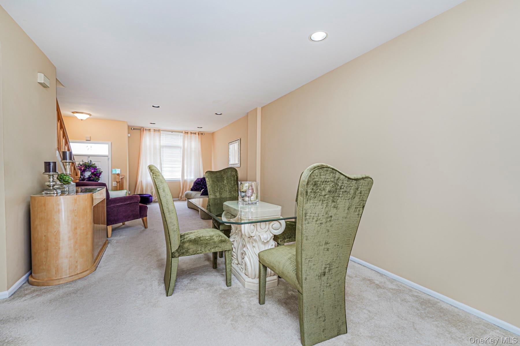 10 Dunhill Lane, Staten Island, NY 10309