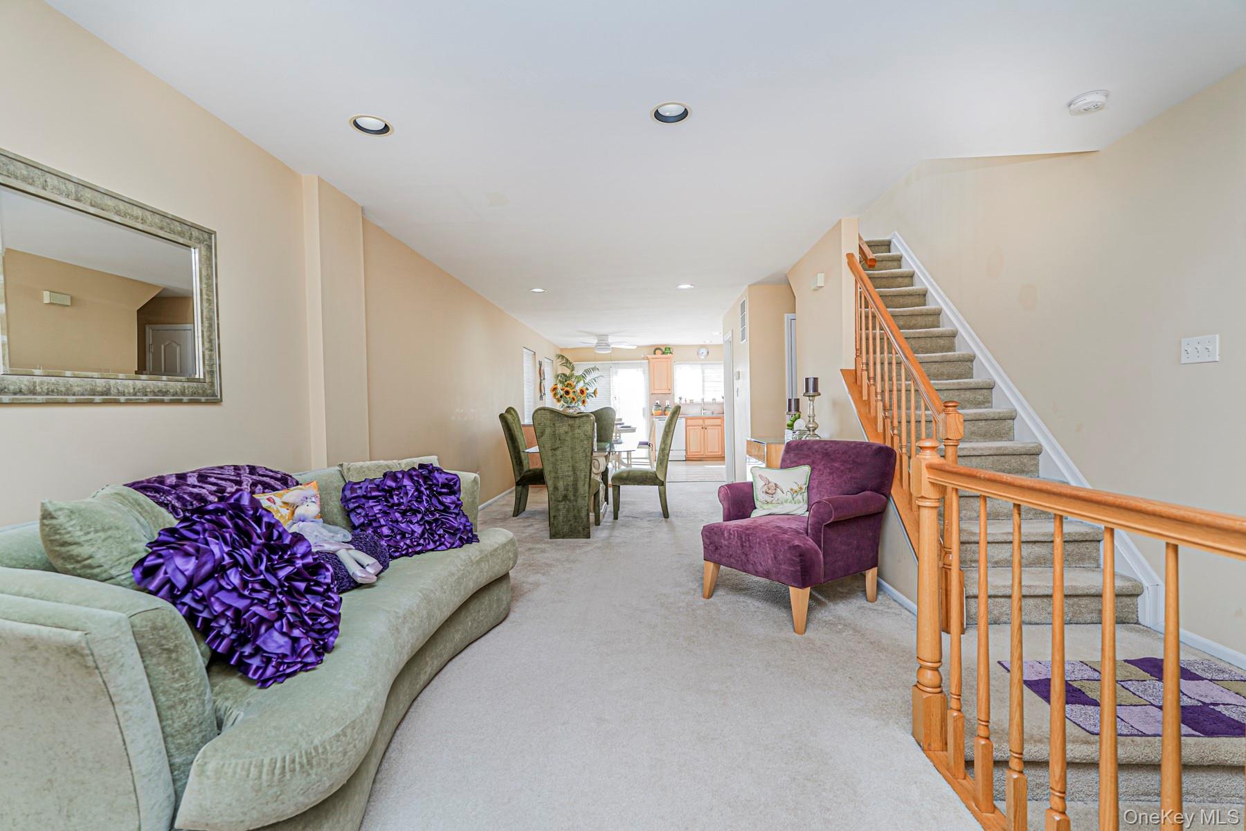 10 Dunhill Lane, Staten Island, NY 10309