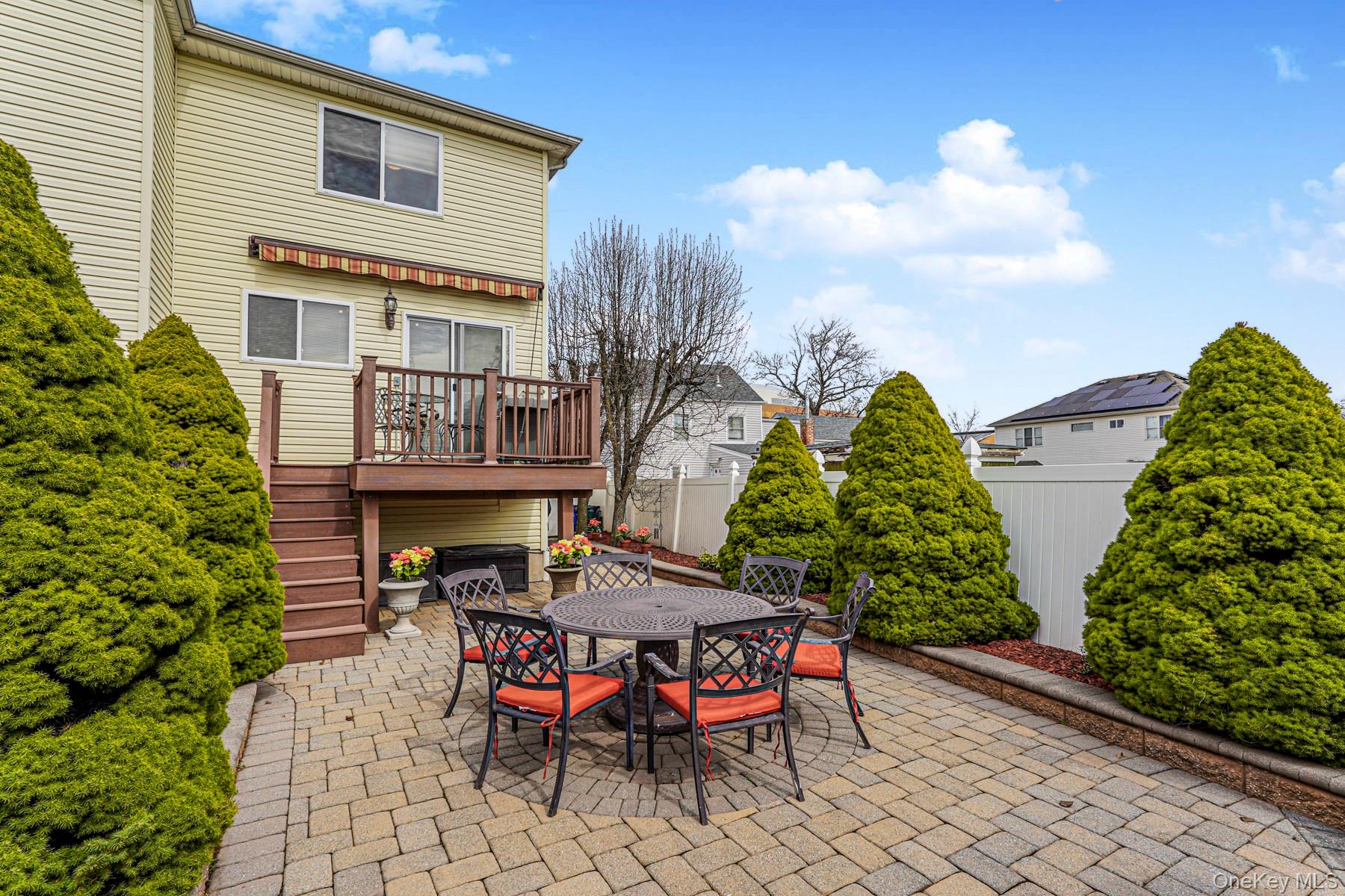 10 Dunhill Lane, Staten Island, NY 10309