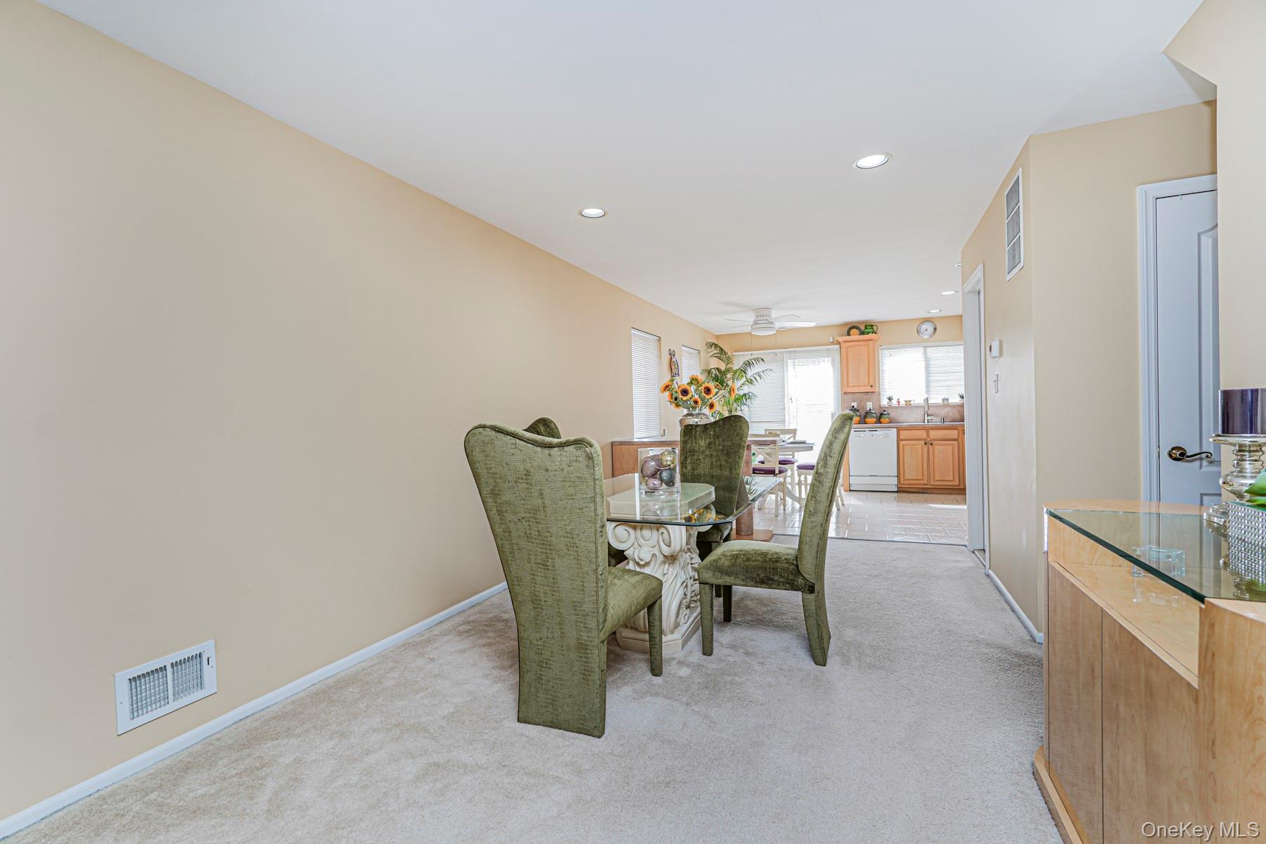 10 Dunhill Lane, Staten Island, NY 10309