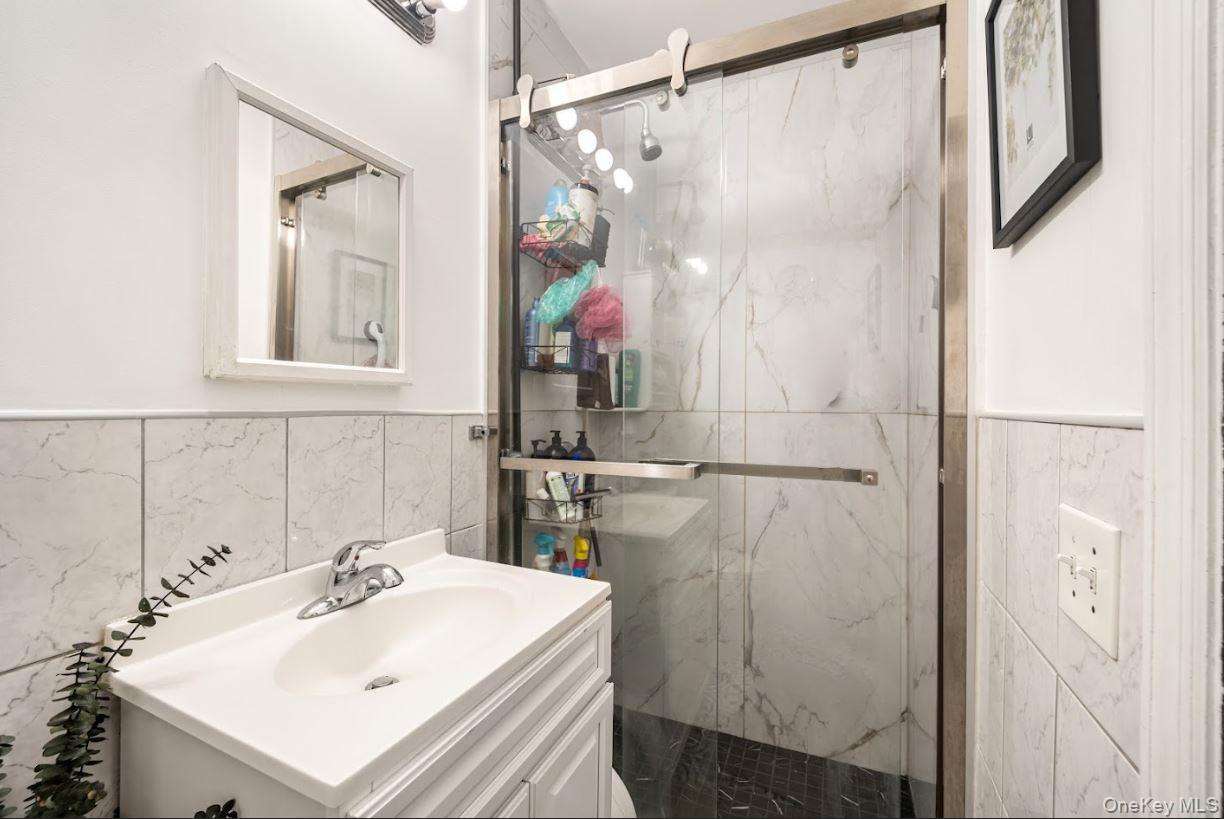 60-34 69th Avenue, Ridgewood, NY 11385