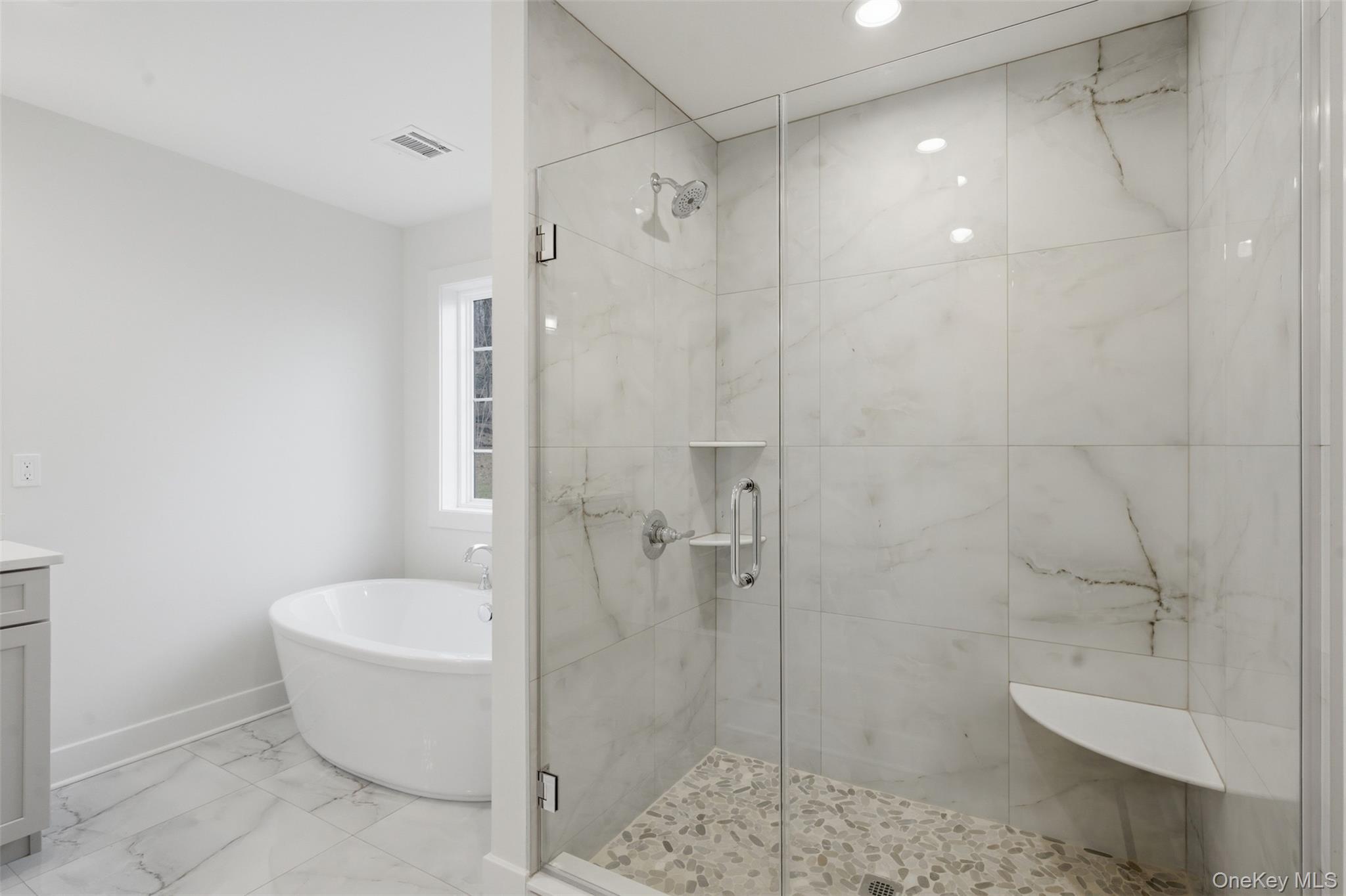 16 McDonald Court, New Windsor, NY 12553