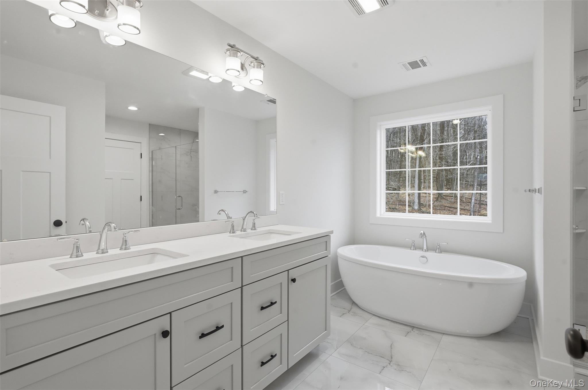 16 McDonald Court, New Windsor, NY 12553