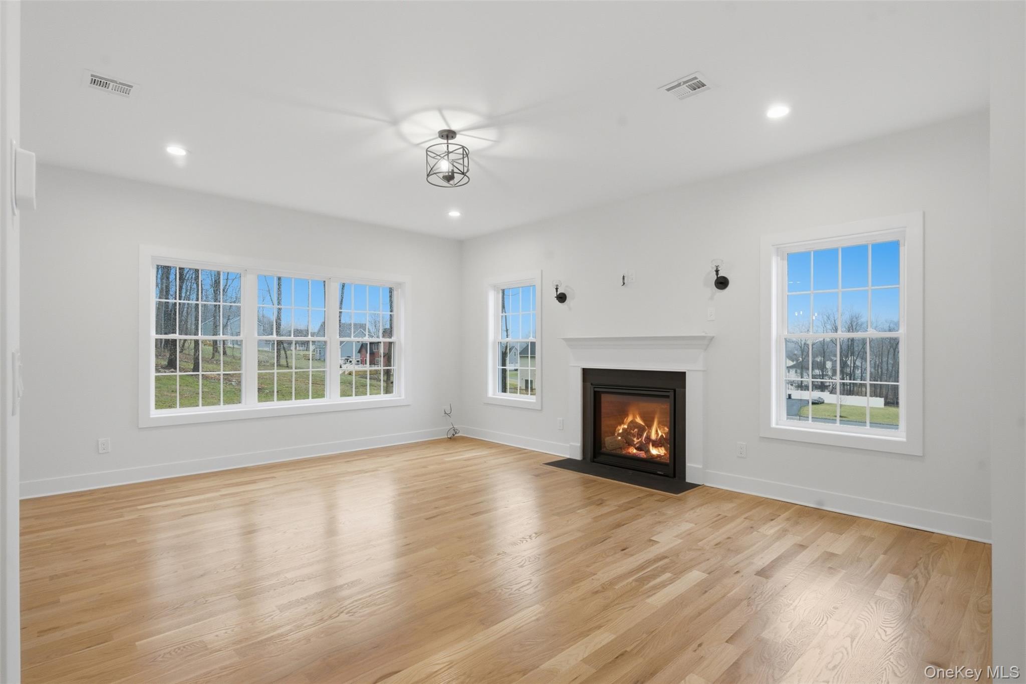 16 McDonald Court, New Windsor, NY 12553